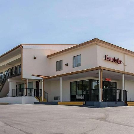 Econo Lodge Крествю Екстериор снимка