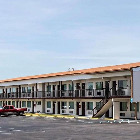 Econo Lodge Крествю Екстериор снимка