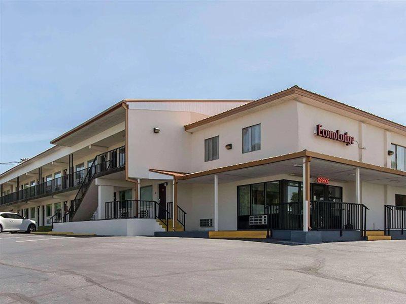 Econo Lodge Крествю Екстериор снимка