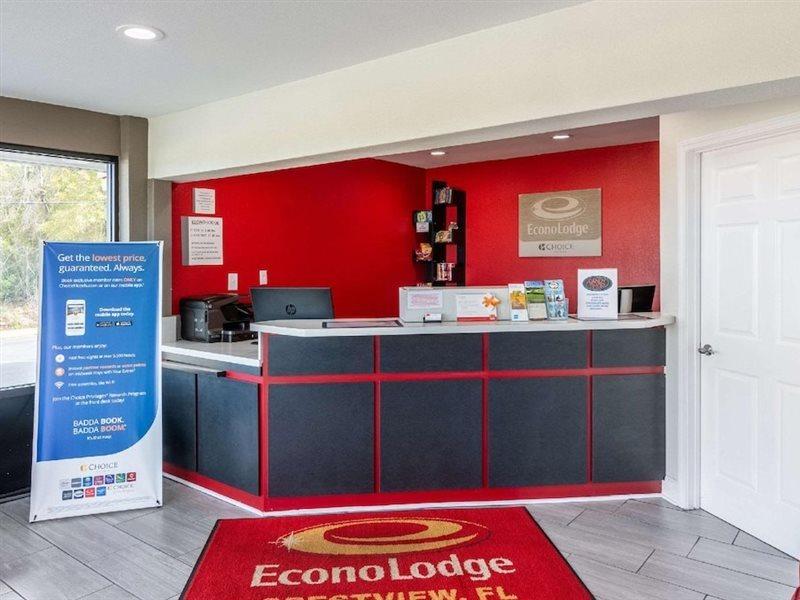 Econo Lodge Крествю Екстериор снимка