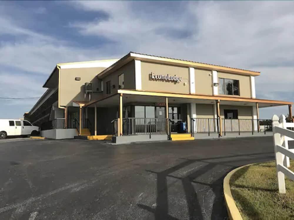 Econo Lodge Крествю Екстериор снимка