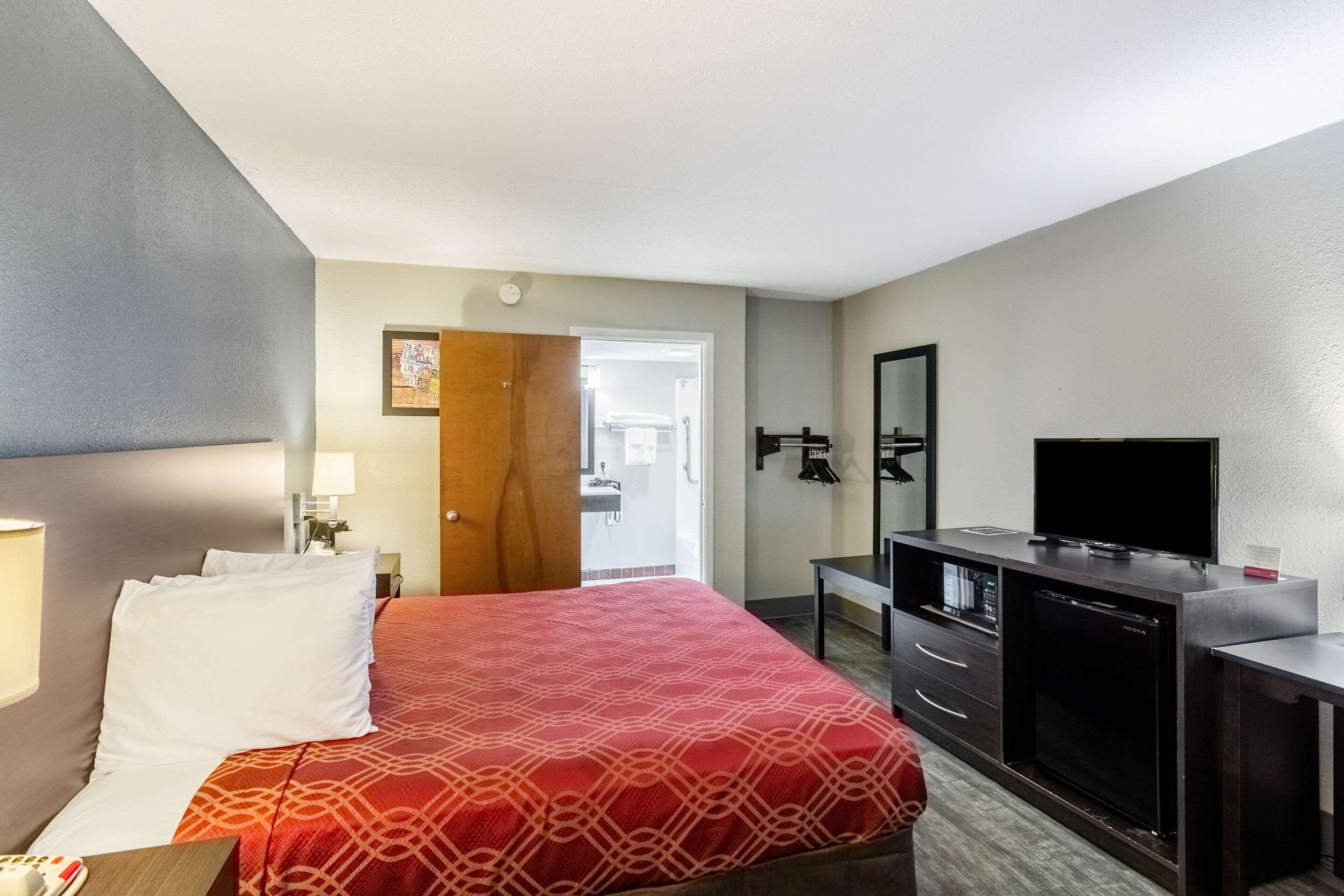 Econo Lodge Крествю Екстериор снимка