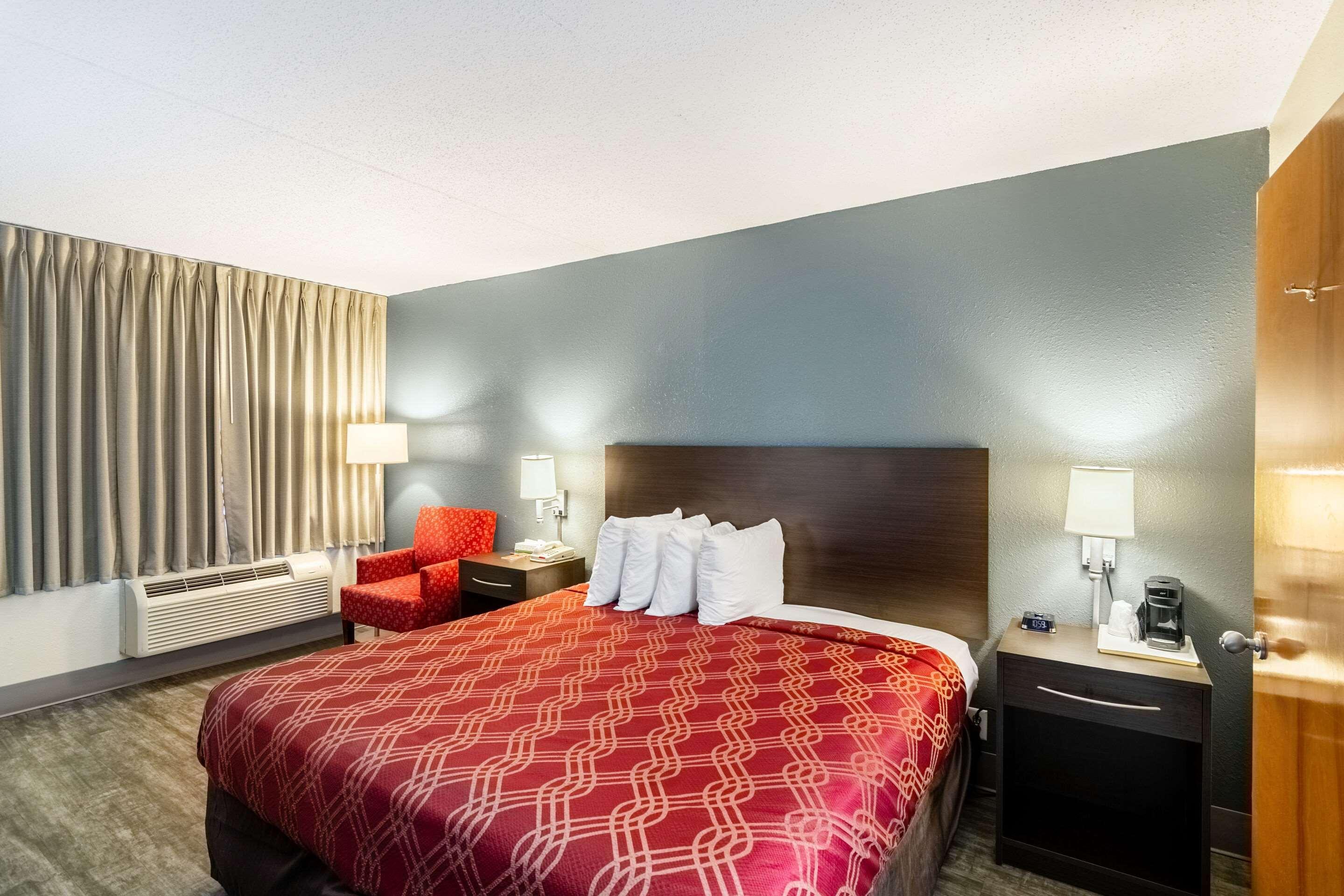 Econo Lodge Крествю Екстериор снимка