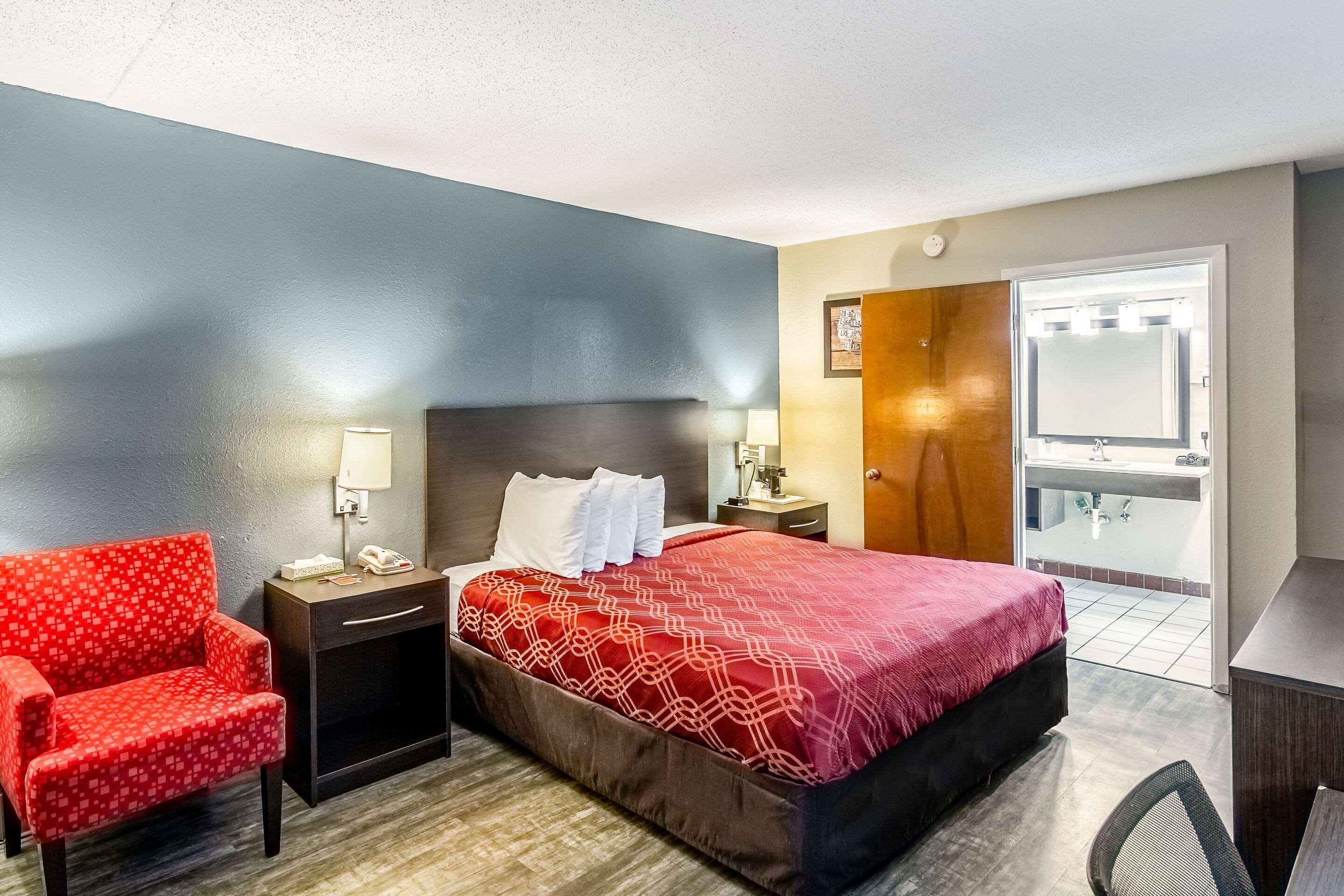 Econo Lodge Крествю Екстериор снимка