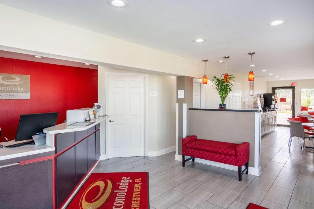 Econo Lodge Крествю Екстериор снимка