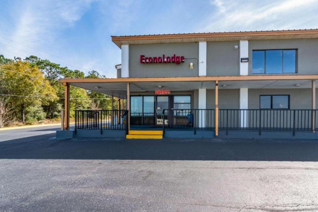 Econo Lodge Крествю Екстериор снимка