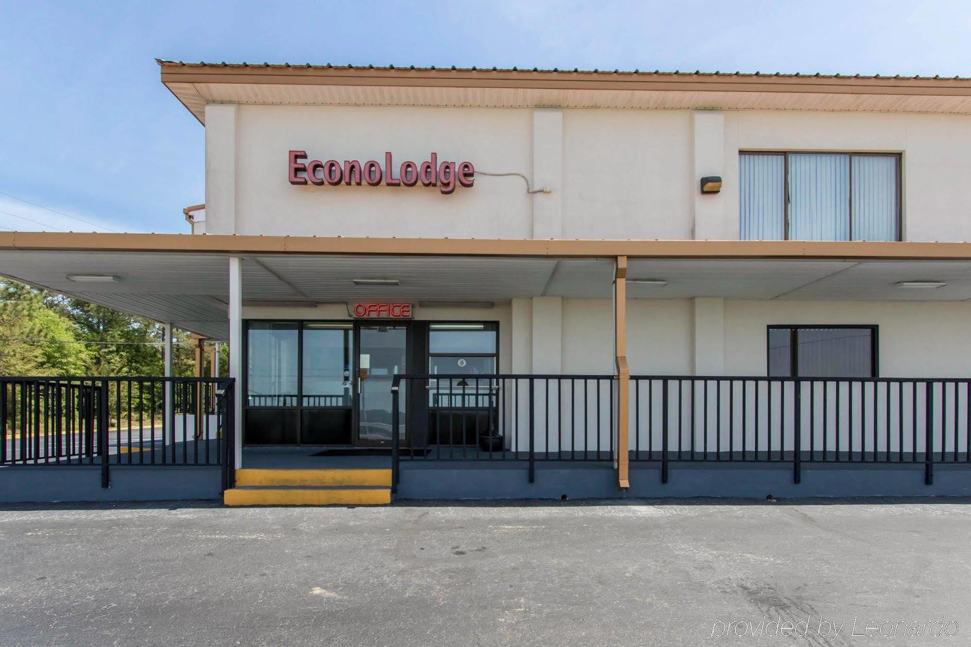 Econo Lodge Крествю Екстериор снимка